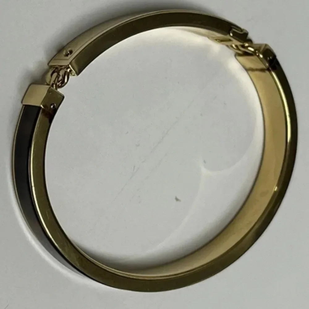 Stunningly pretty Michael Kors bracelets. - Picture 6 of 15